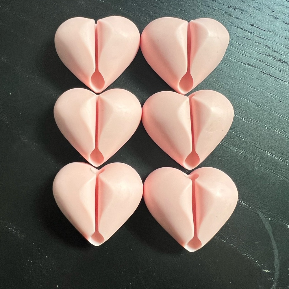 Adhesive HEART Cable cord Management Clips Organizer - set‎ of 6